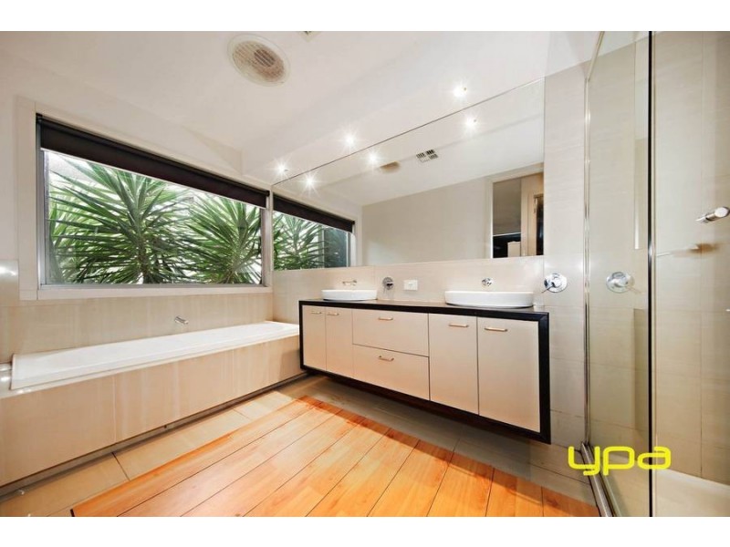 18 The Esplanade, Caroline Springs VIC 3023
