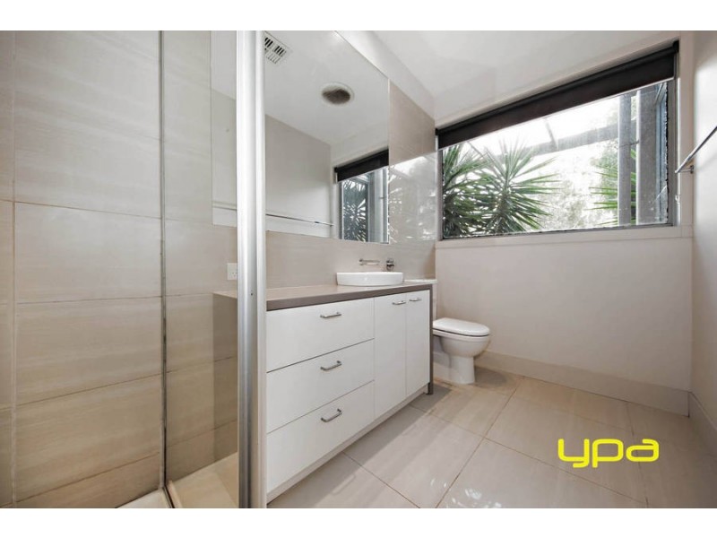 18 The Esplanade, Caroline Springs VIC 3023