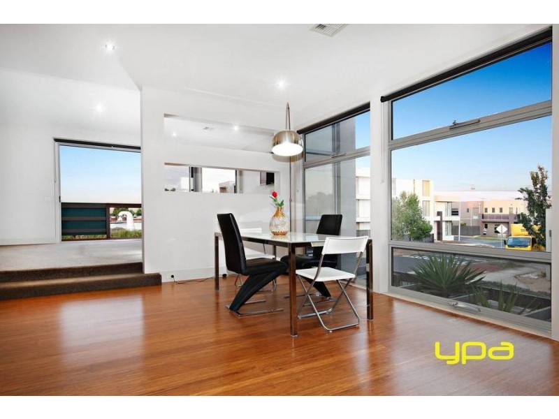 18 The Esplanade, Caroline Springs VIC 3023