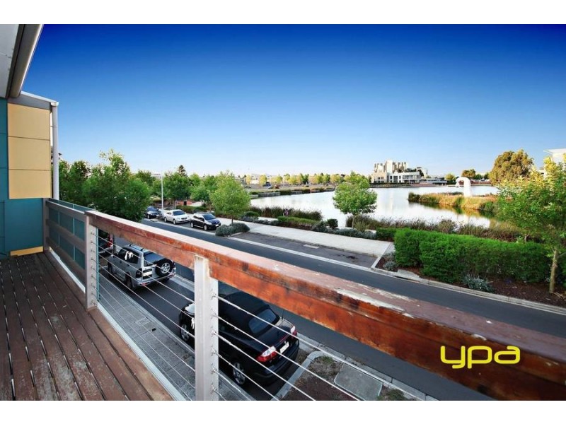 18 The Esplanade, Caroline Springs VIC 3023