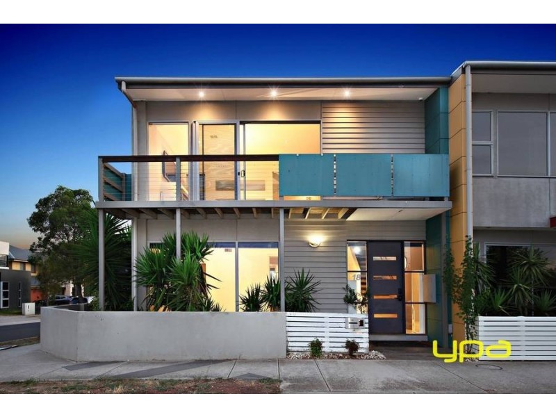 18 The Esplanade, Caroline Springs VIC 3023