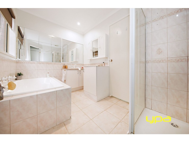 13 Huegill Drive, Burnside VIC 3023