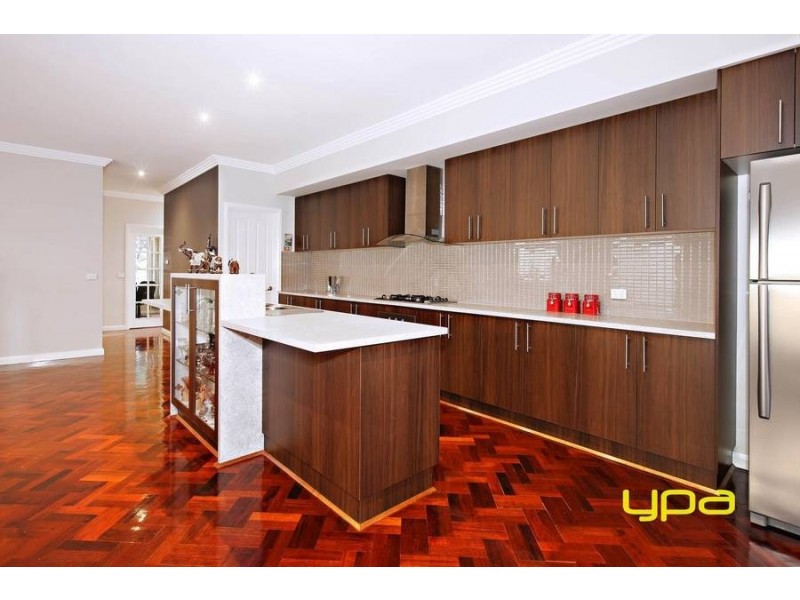 16 Woodruff Place, Caroline Springs VIC 3023