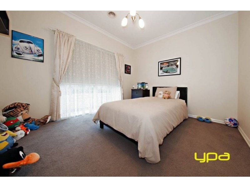 27 Asthima Way, Caroline Springs VIC 3023