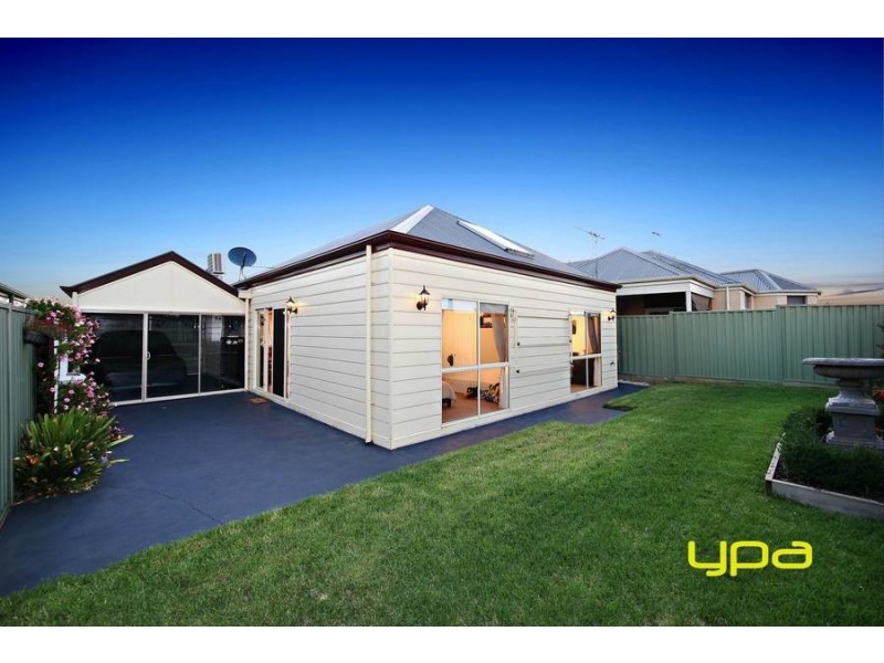 27 Asthima Way, Caroline Springs VIC 3023