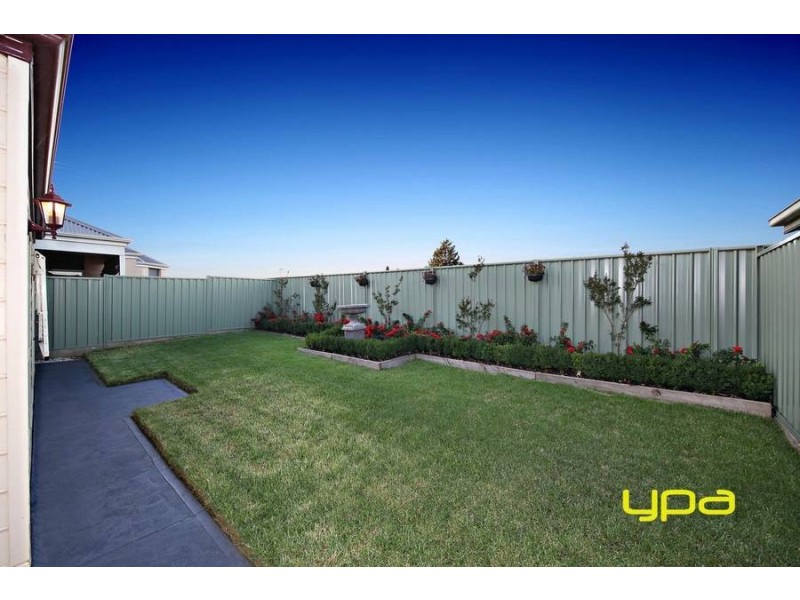 27 Asthima Way, Caroline Springs VIC 3023