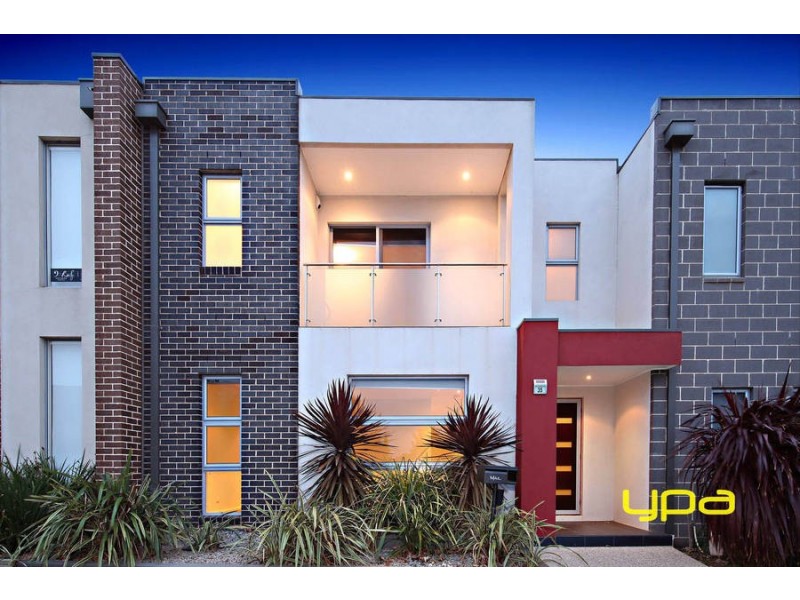 35 The Esplanade, Caroline Springs VIC 3023