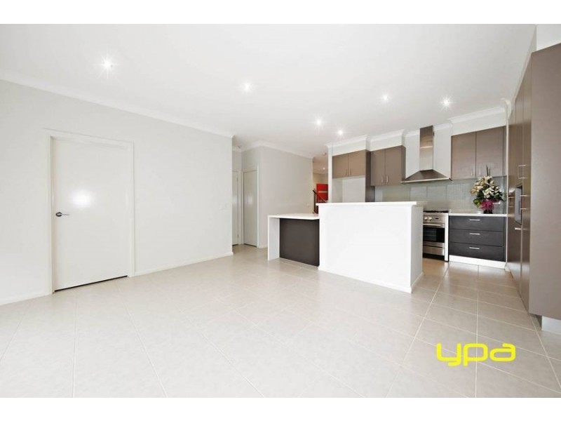 35 The Esplanade, Caroline Springs VIC 3023