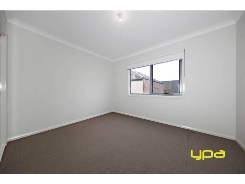 35 The Esplanade, Caroline Springs VIC 3023