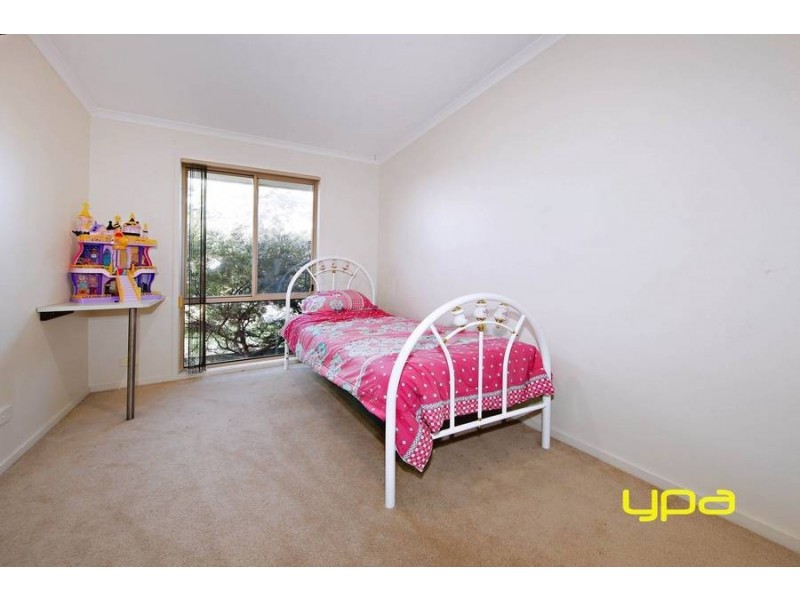 4 Perkins Grove, Burnside VIC 3023