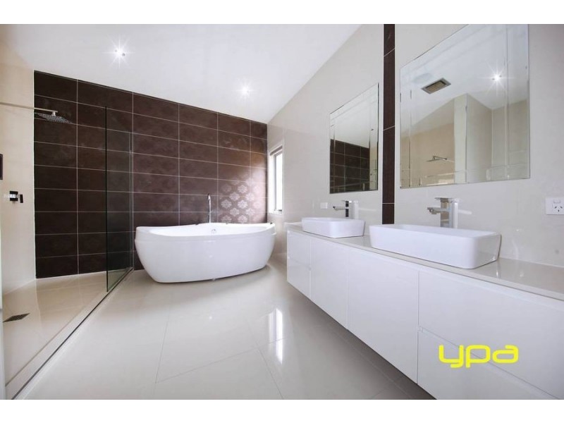 26 Monckton Place, Caroline Springs VIC 3023
