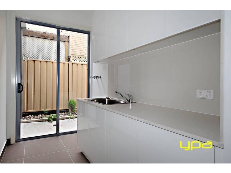 26 Monckton Place, Caroline Springs VIC 3023