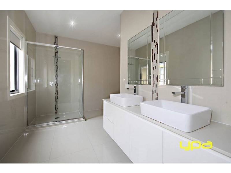 26 Monckton Place, Caroline Springs VIC 3023