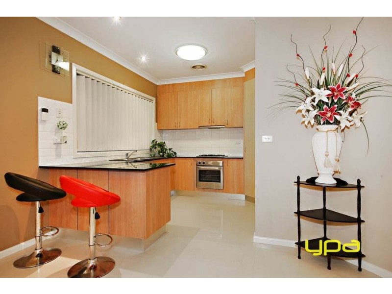 15 Barlow Close, Caroline Springs VIC 3023