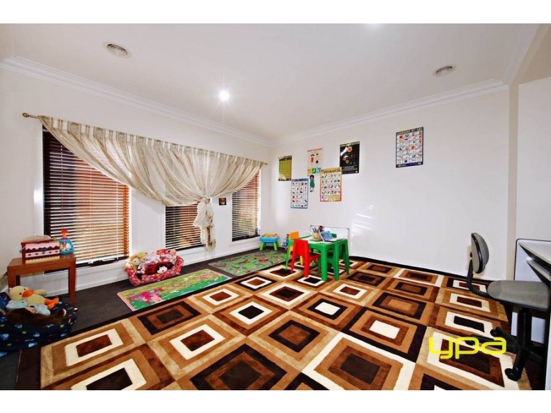 4 Briar Valley Rise, Caroline Springs VIC 3023