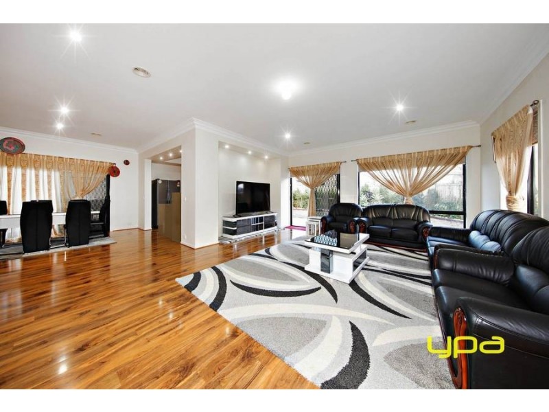 4 Briar Valley Rise, Caroline Springs VIC 3023