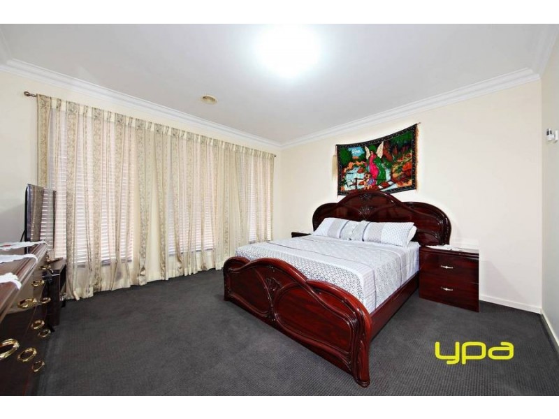 4 Briar Valley Rise, Caroline Springs VIC 3023