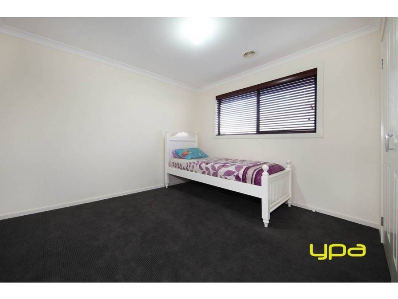 4 Briar Valley Rise, Caroline Springs VIC 3023