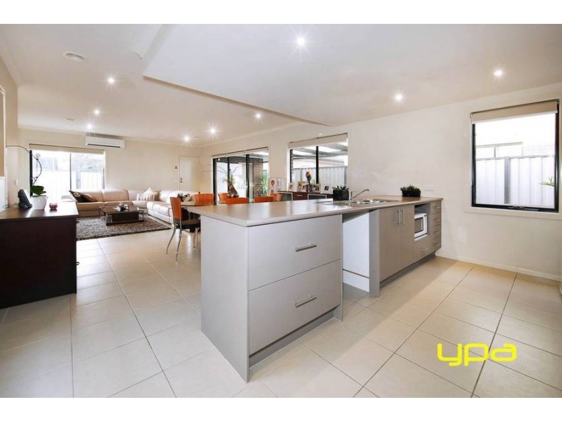 40C The Avenue, Caroline Springs VIC 3023