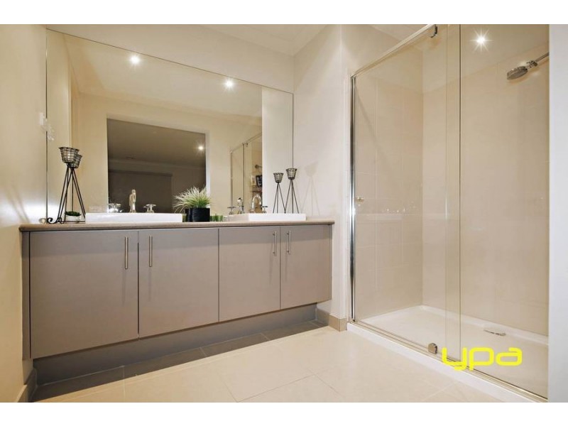 40C The Avenue, Caroline Springs VIC 3023