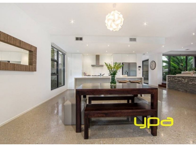 14 Coliban Gardens, Caroline Springs VIC 3023