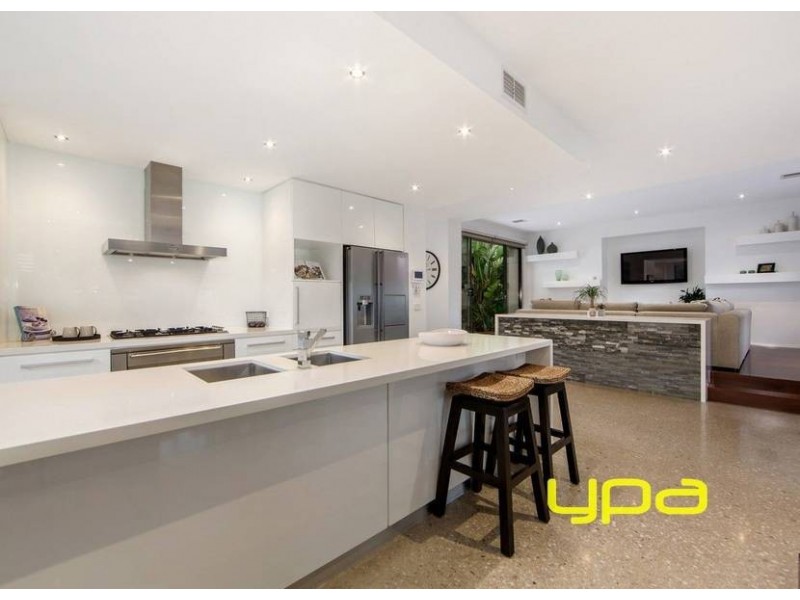 14 Coliban Gardens, Caroline Springs VIC 3023