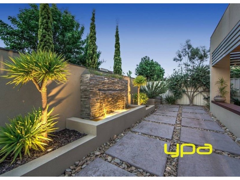 14 Coliban Gardens, Caroline Springs VIC 3023