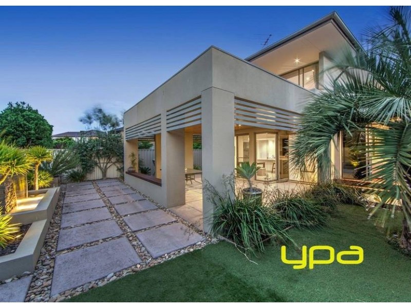 14 Coliban Gardens, Caroline Springs VIC 3023