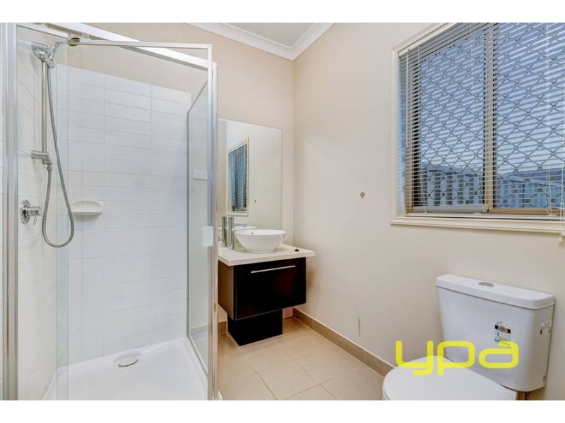 13 Darleith Terrace, Caroline Springs VIC 3023