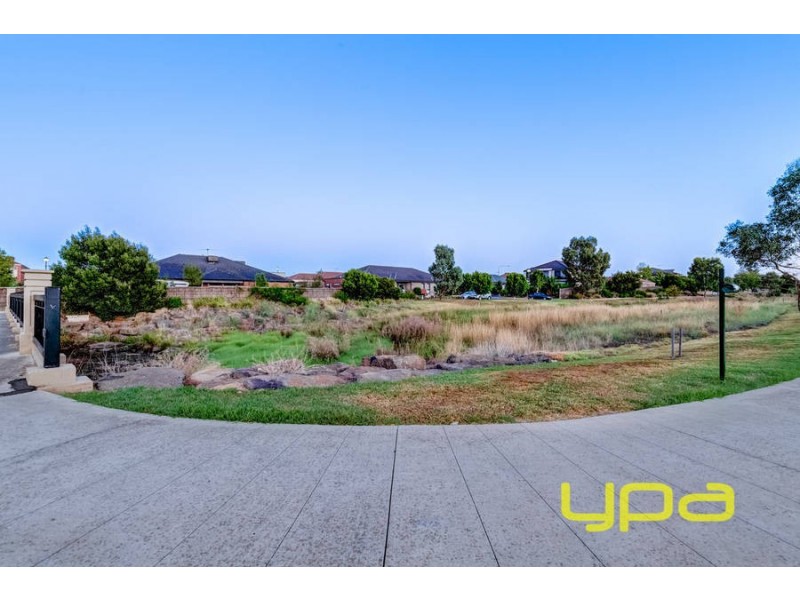 13 Darleith Terrace, Caroline Springs VIC 3023