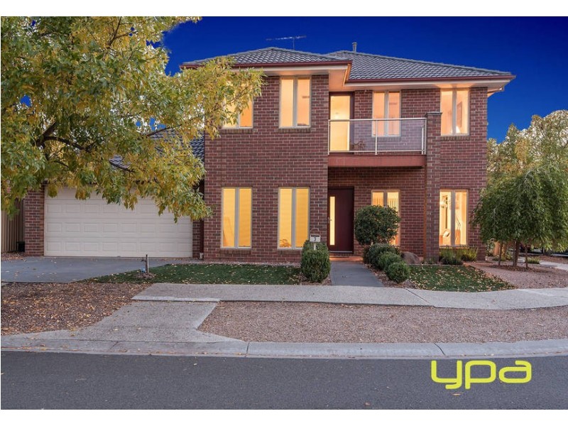 3 Alexandra Garden, Caroline Springs VIC 3023