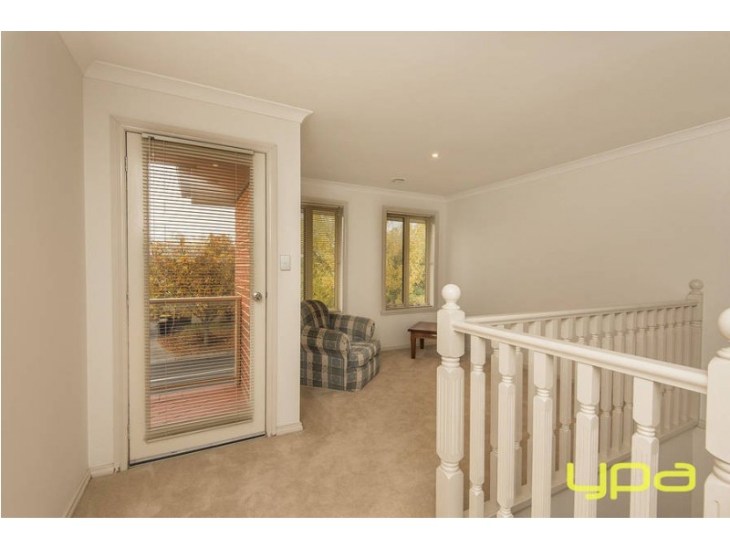 3 Alexandra Garden, Caroline Springs VIC 3023