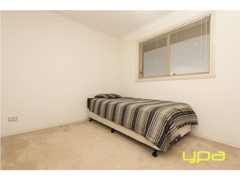 3 Alexandra Garden, Caroline Springs VIC 3023