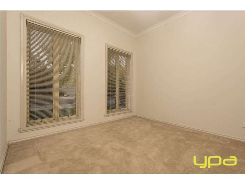 3 Alexandra Garden, Caroline Springs VIC 3023