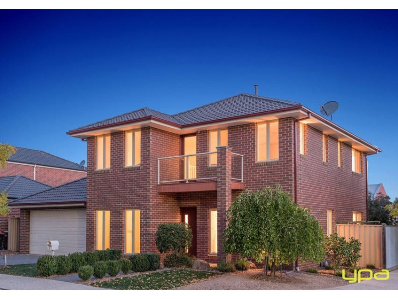 3 Alexandra Garden, Caroline Springs VIC 3023