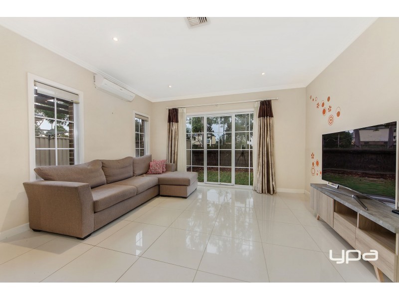 10/7 Toolondo Close, Caroline Springs VIC 3023
