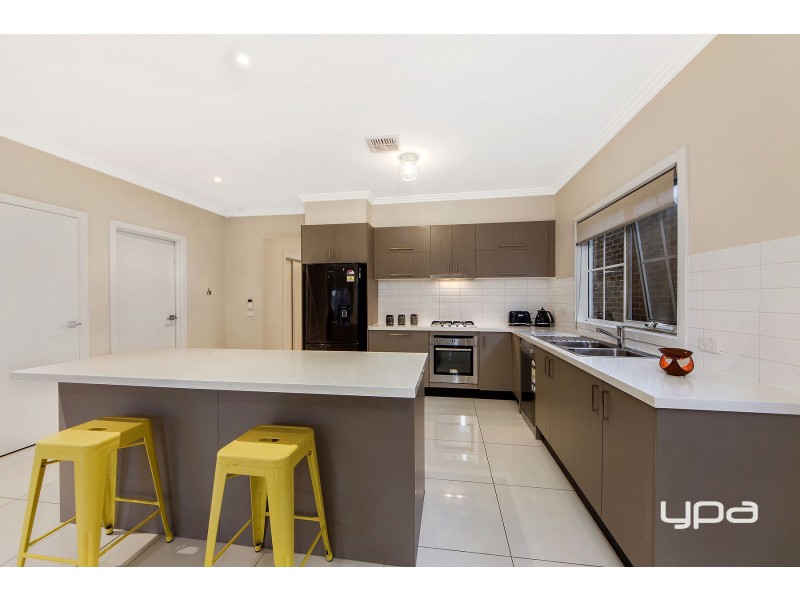 10/7 Toolondo Close, Caroline Springs VIC 3023