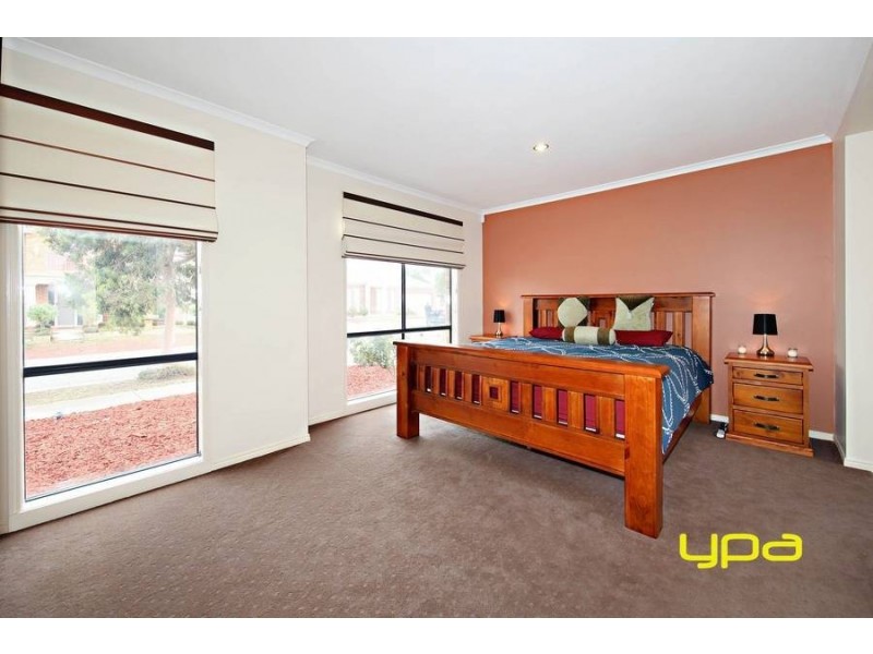 18 Millstream Way, Caroline Springs VIC 3023