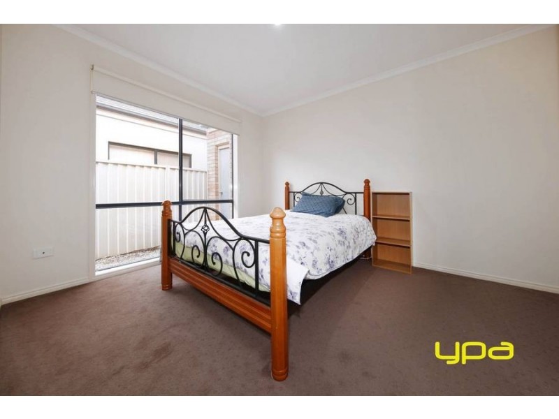 18 Millstream Way, Caroline Springs VIC 3023