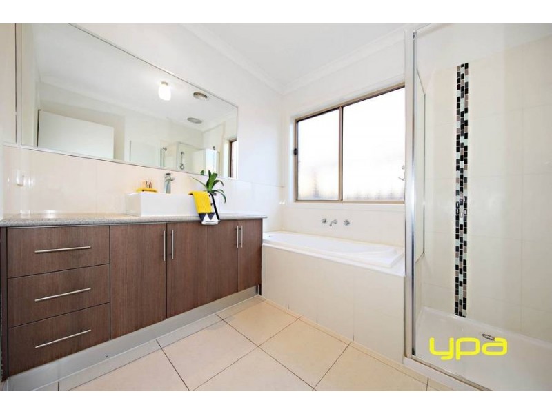 5 Yellowgum Street, Burnside Heights VIC 3023