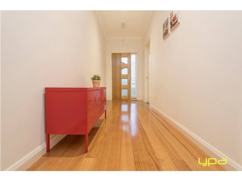 2 Weigall Close, Caroline Springs VIC 3023