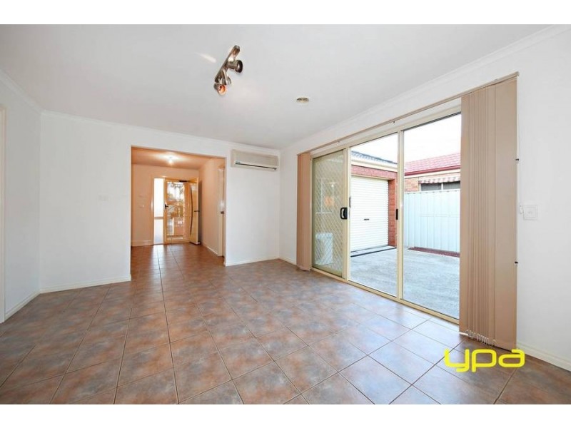 15 The Parkway, Caroline Springs VIC 3023