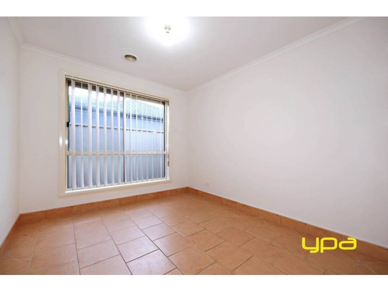 15 The Parkway, Caroline Springs VIC 3023