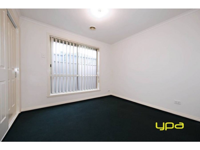 15 The Parkway, Caroline Springs VIC 3023