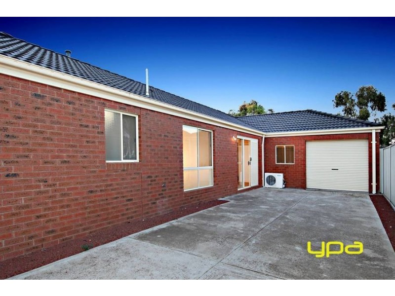 15 The Parkway, Caroline Springs VIC 3023