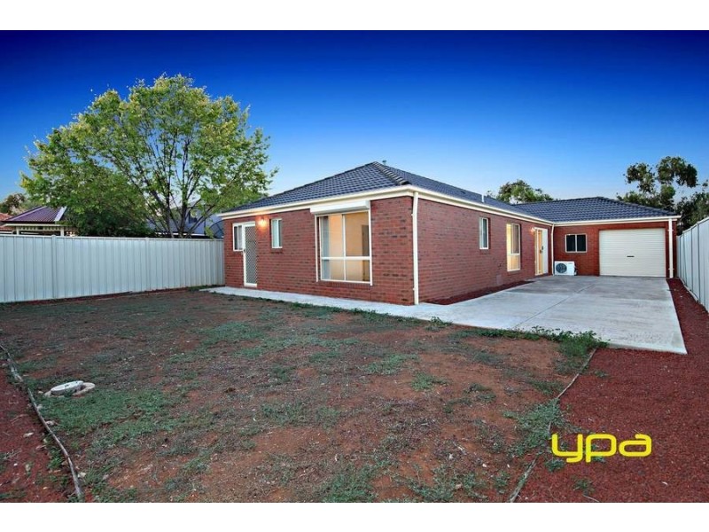 15 The Parkway, Caroline Springs VIC 3023