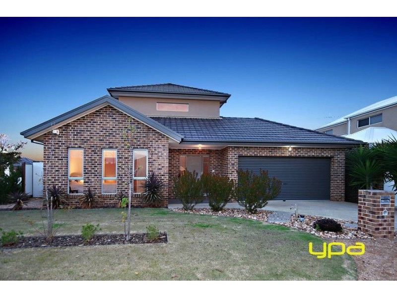 6 Aberfeldie Way, Caroline Springs VIC 3023