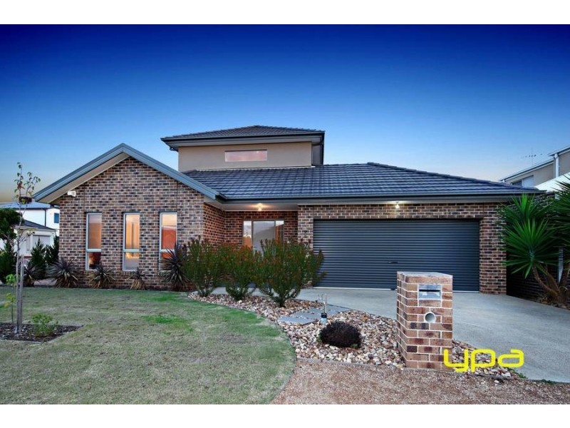 6 Aberfeldie Way, Caroline Springs VIC 3023