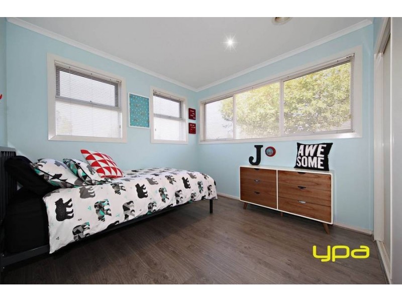 6 Strathvea Lane, Caroline Springs VIC 3023