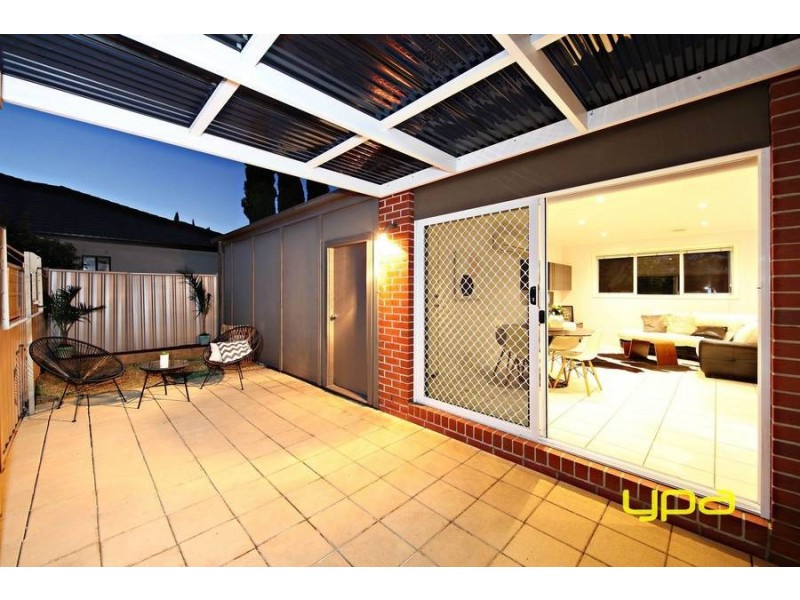 6 Strathvea Lane, Caroline Springs VIC 3023